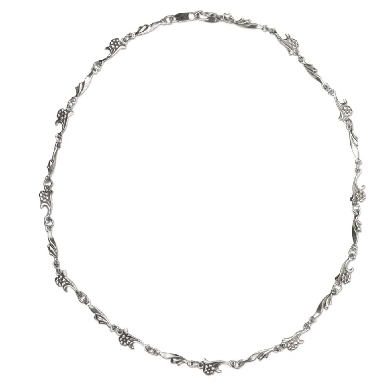 Tide shape necklaces-Handcrafted Sterling Silver 'Petite Floral Garland' Necklace (Mexico) - 7'6" x 9'6"