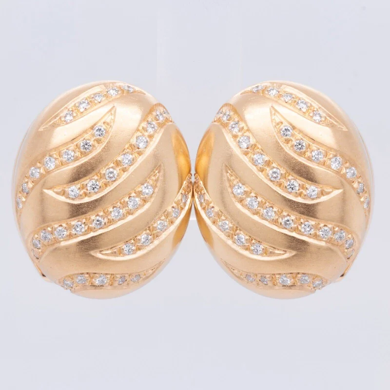 Rough texture earrings-18k Yellow Gold Diamond Swirl Chunky Oval Omega Back Earrings 0.50ctw F-G VS2