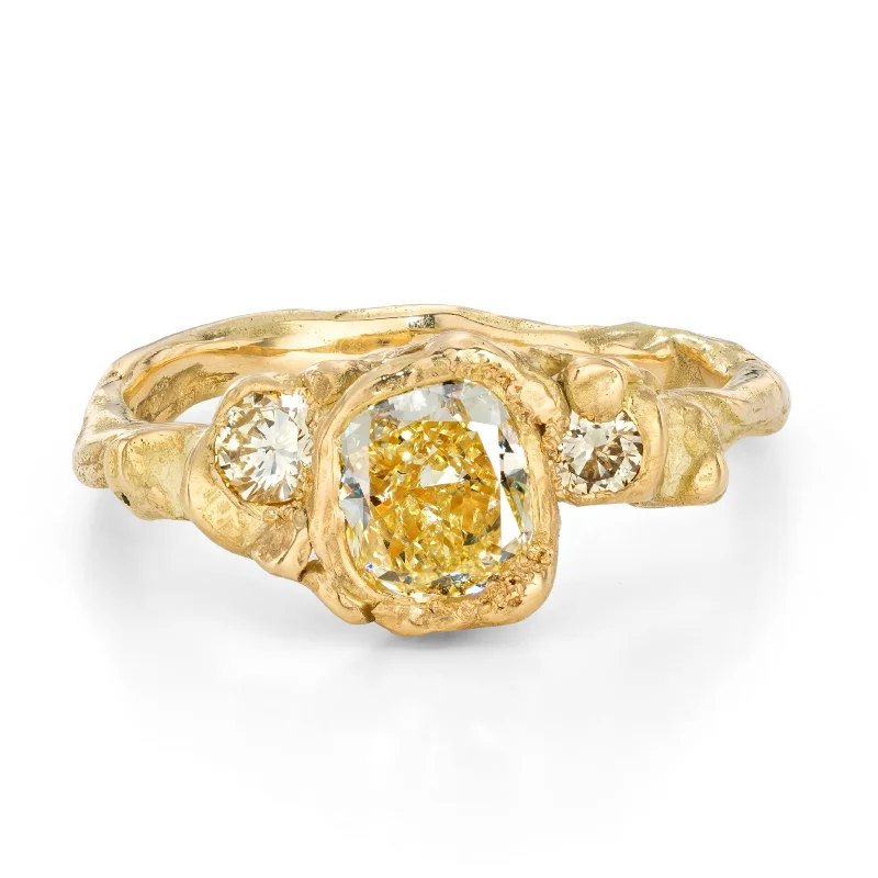 Mystic eye engagement rings-Sunshine Diamond Adakite Ring