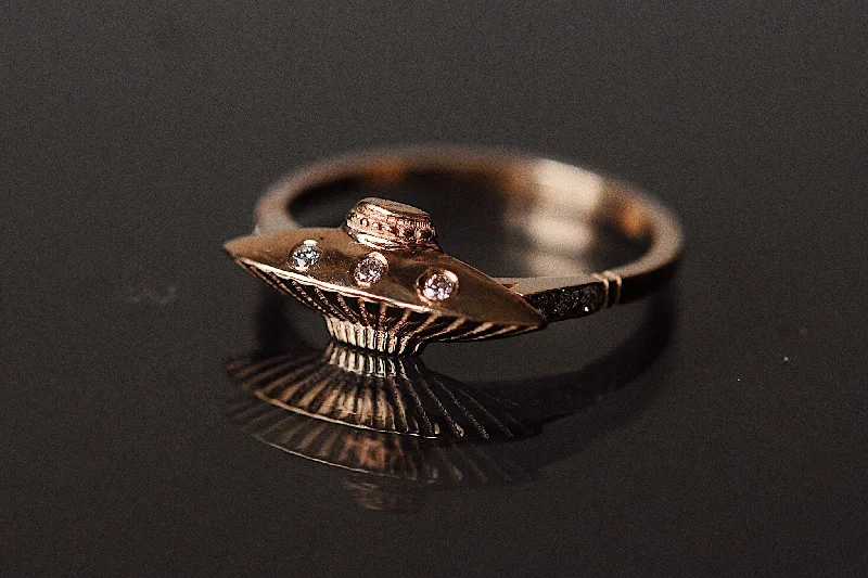 Tender UFO Ring