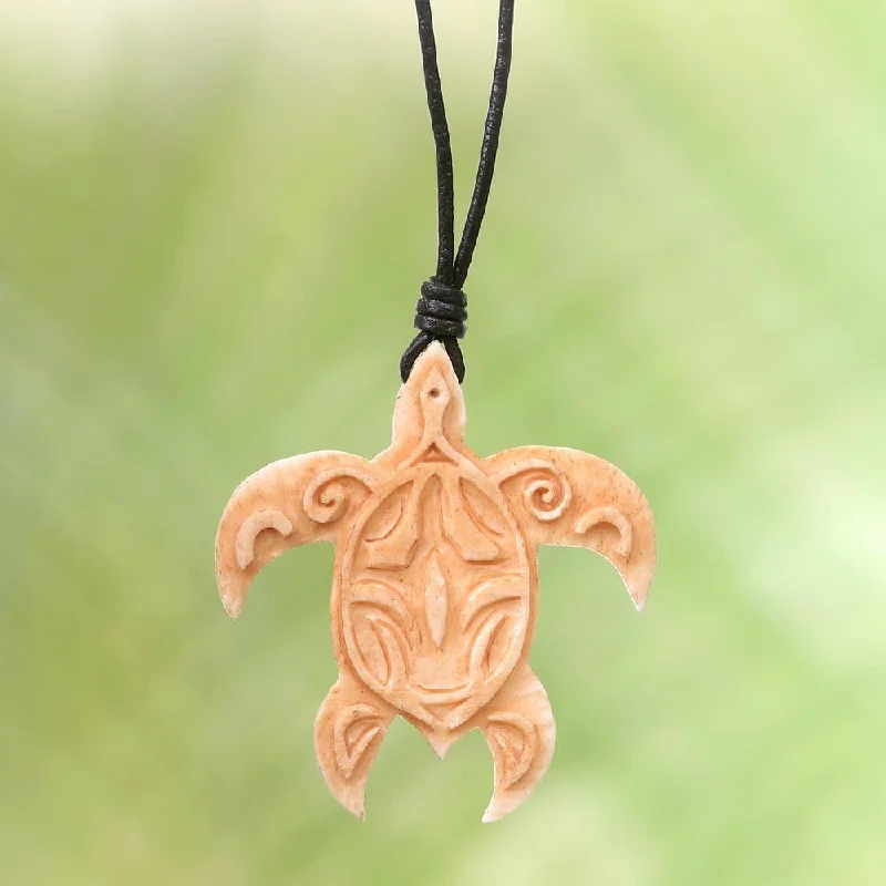 Vivid stone necklaces-Handmade Leather 'Gliding Turtle' Necklace (Indonesia)